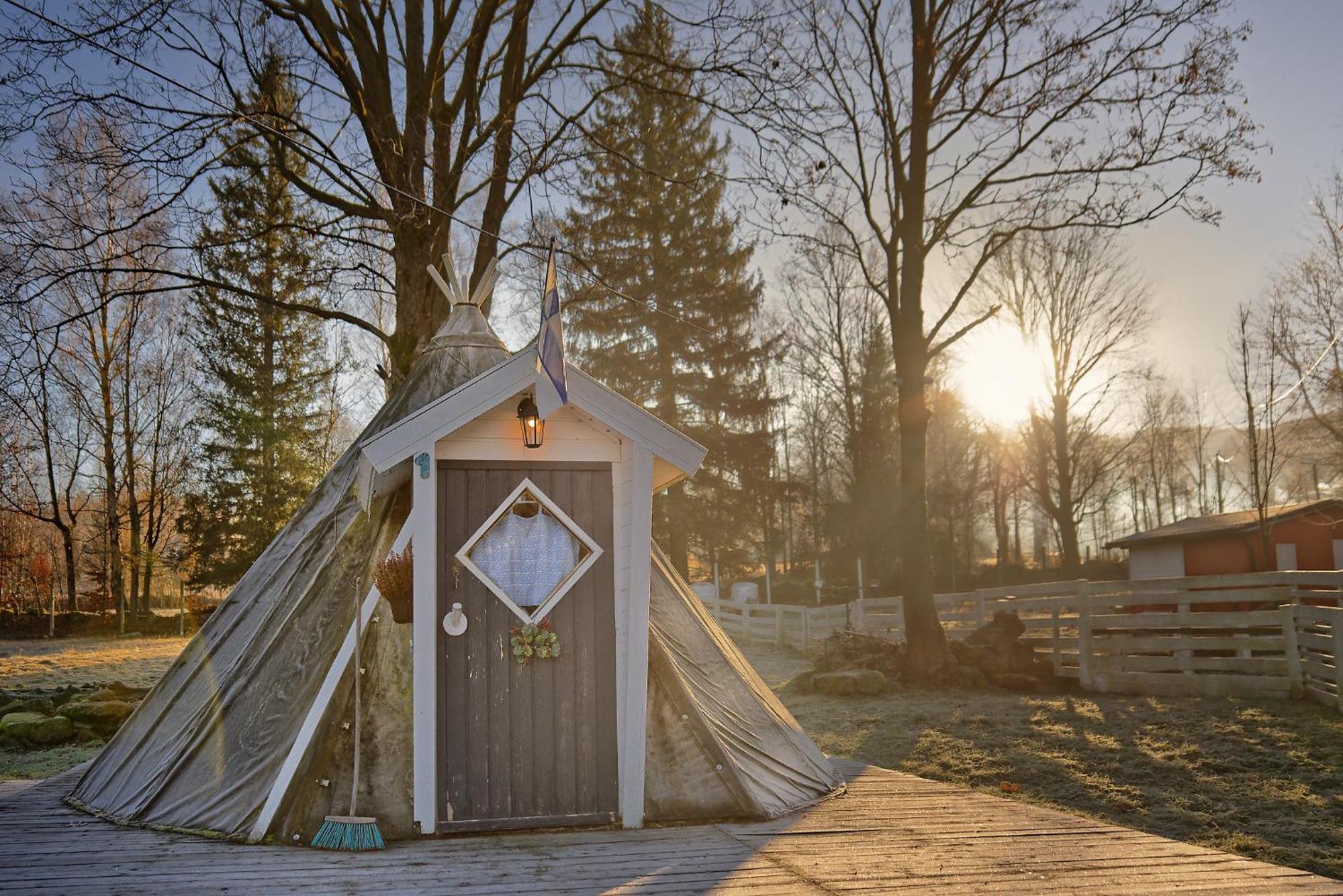Finska Wioska Kalevala Luxury tent Borowice
