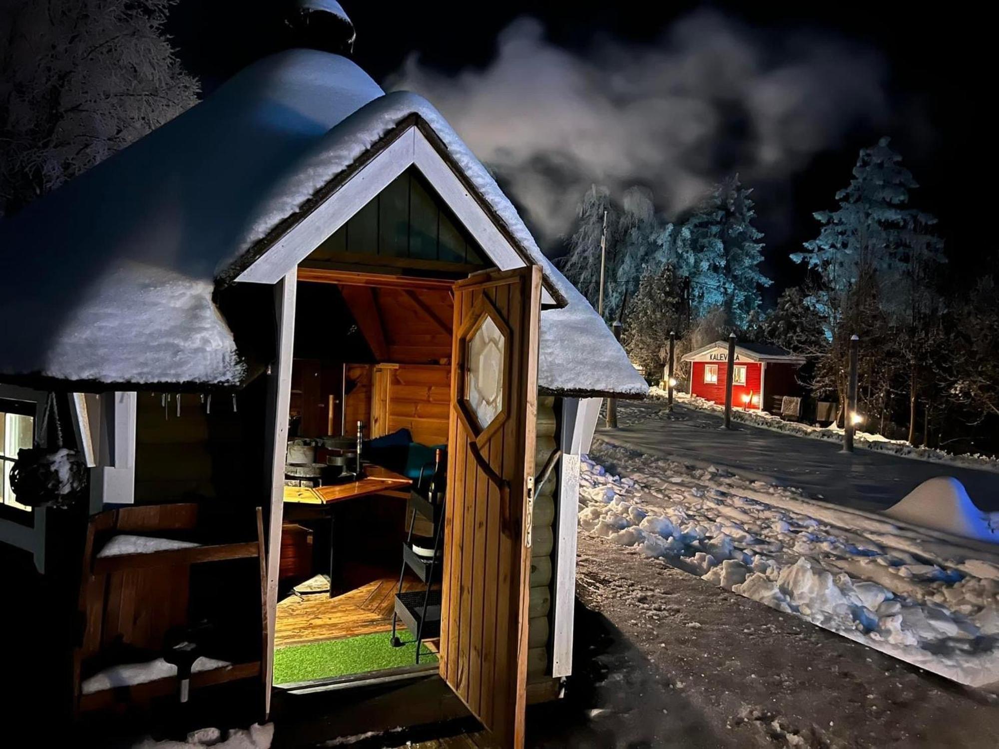 Luxury tent Finska Wioska Kalevala Borowice